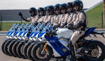 Keren! Polisi Abu Dhabi Pakai Motor Ducati Panigale V4 S
